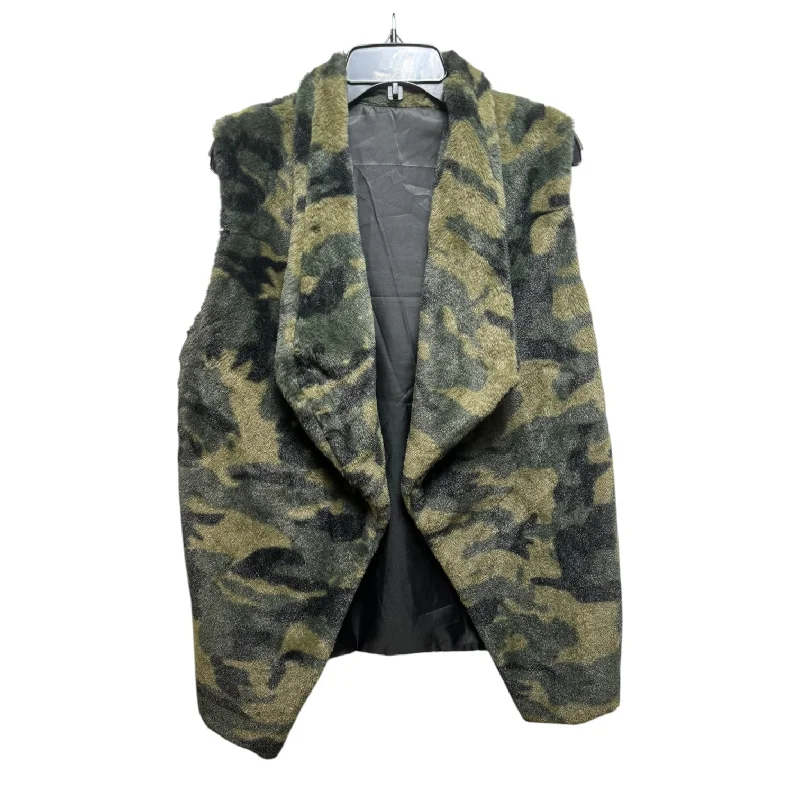 Men's Coats Made in ItalyVest Faux Fur & Sherpa Unbranded In Camouflage Print, Size: Osfm Men's Coats Made in ItalyVest Faux Fur & Sherpa Unbranded In Camouflage Print, Size: Osfm