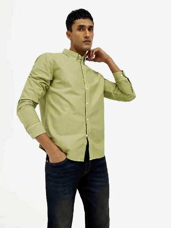 Men's Pattern-Clashing Shirts for Bold FashionMen's Solid Slim Fit Shirt