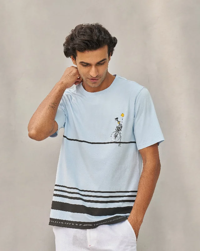 Layered Men's VestsJuggling Giraffe T-shirt - Light Blue