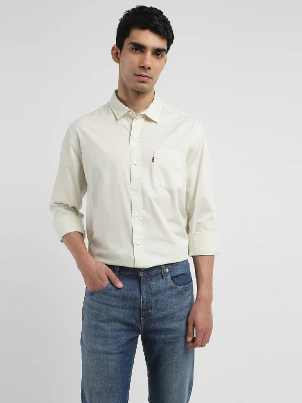 Men's Graphic Print T-Shirts for a Statement LookMen's Solid Slim Fit Shirt