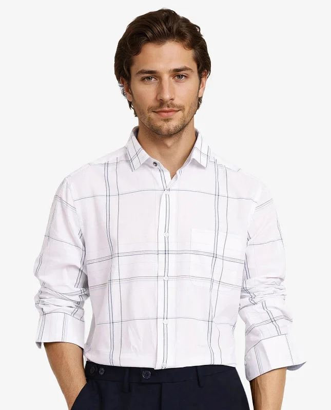 Men's Bold-Color Shirts for a Statement PieceRare Rabbit Men Banjo White Full Sleeve Collared Neck Button Closure Regular Fit Checks Shirt Men's Bold-Color Shirts for a Statement PieceRare Rabbit Men Banjo White Full Sleeve Collared Neck Button Closure Regular Fit Checks Shirt