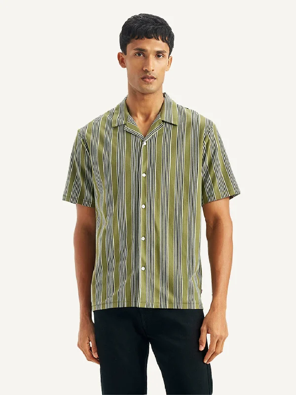 Men's Layering Shirts for Seasonal TransitionsMen's Striped Regular Fit Camp Shirt Men's Layering Shirts for Seasonal TransitionsMen's Striped Regular Fit Camp Shirt