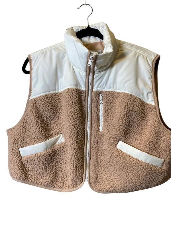 Fashionable Men's Denim JacketsVest Faux Fur & Sherpa By Old Navy In Brown & Cream, Size: L Fashionable Men's Denim JacketsVest Faux Fur & Sherpa By Old Navy In Brown & Cream, Size: L