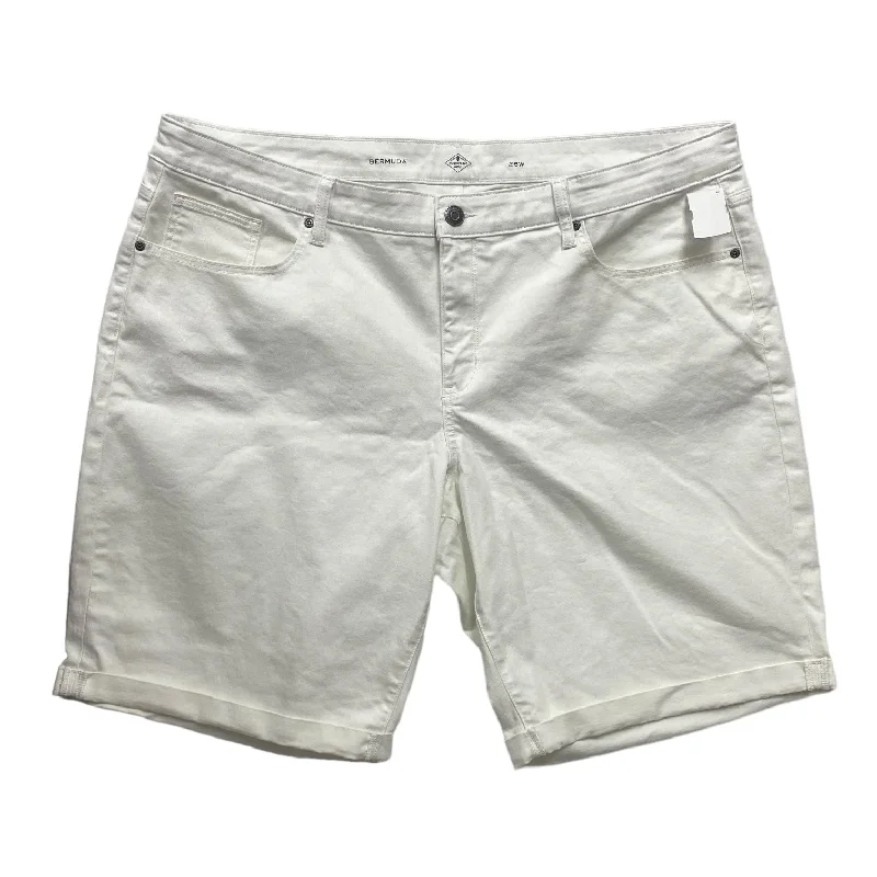 Men's Relaxed-Fit Casual ShortsWhite Shorts St Johns Bay, Size 4x