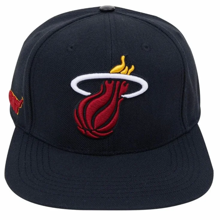 Customized Trucker HatsPro Standard Miami Heat Logo Snapback Hat (Black)