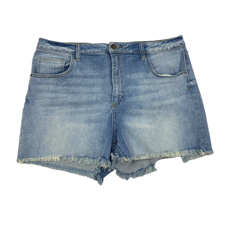 Fashion-Forward Men's Pattern ShortsBLUE DENIM SNEAK PEEK SHORTS, Size 2X