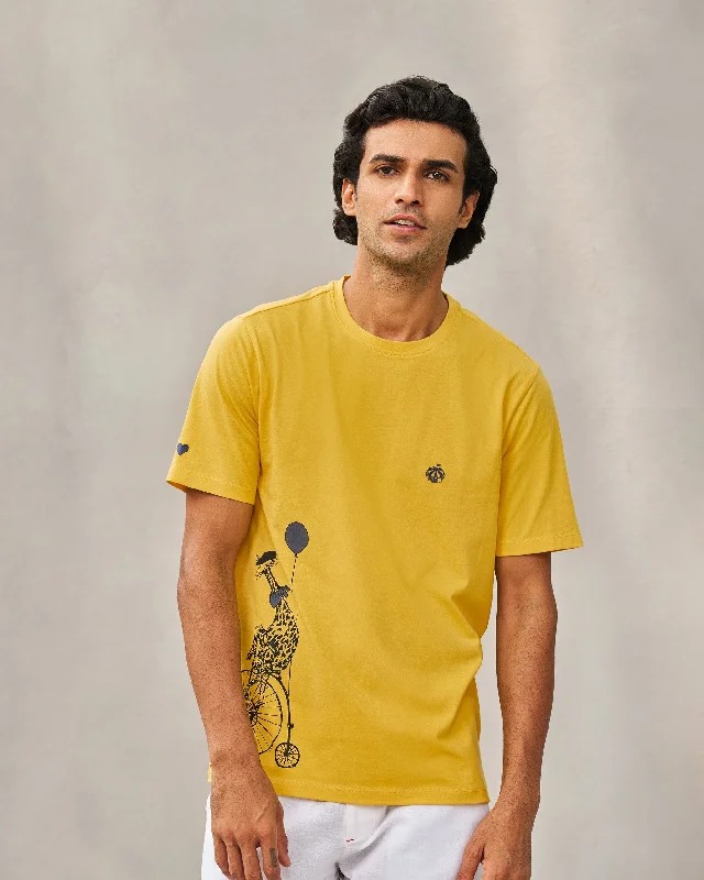 Men's Shirts with Patchwork SleevesJiggli Giraffe T-shirt - Yellow