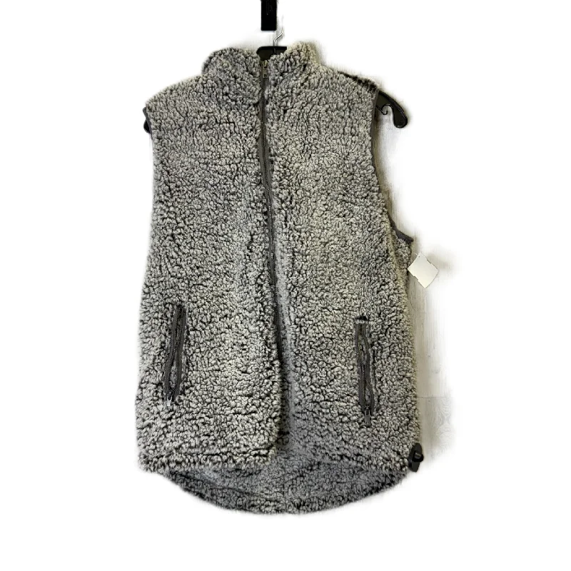 Men's Coats with Quilted LiningVest Faux Fur & Sherpa By Thread And Supply In Grey, Size: M Men's Coats with Quilted LiningVest Faux Fur & Sherpa By Thread And Supply In Grey, Size: M