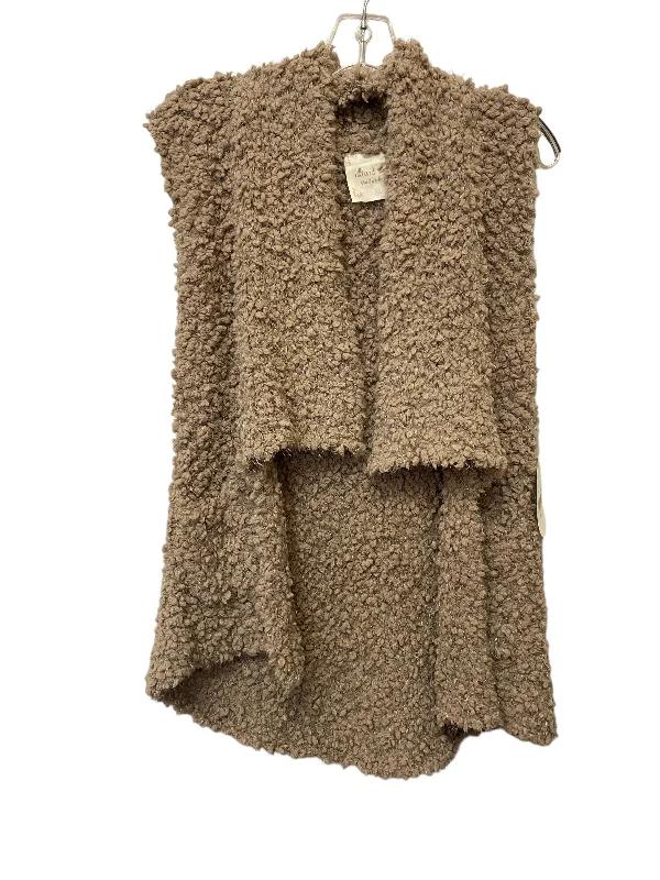 Affordable Men's Winter CoatsVest Faux Fur & Sherpa By Altard State In Taupe, Size: Xs Affordable Men's Winter CoatsVest Faux Fur & Sherpa By Altard State In Taupe, Size: Xs