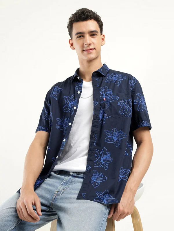 Men's V-Neck T-Shirts for a Flattering ShapeMen's Printed Slim Fit Shirt