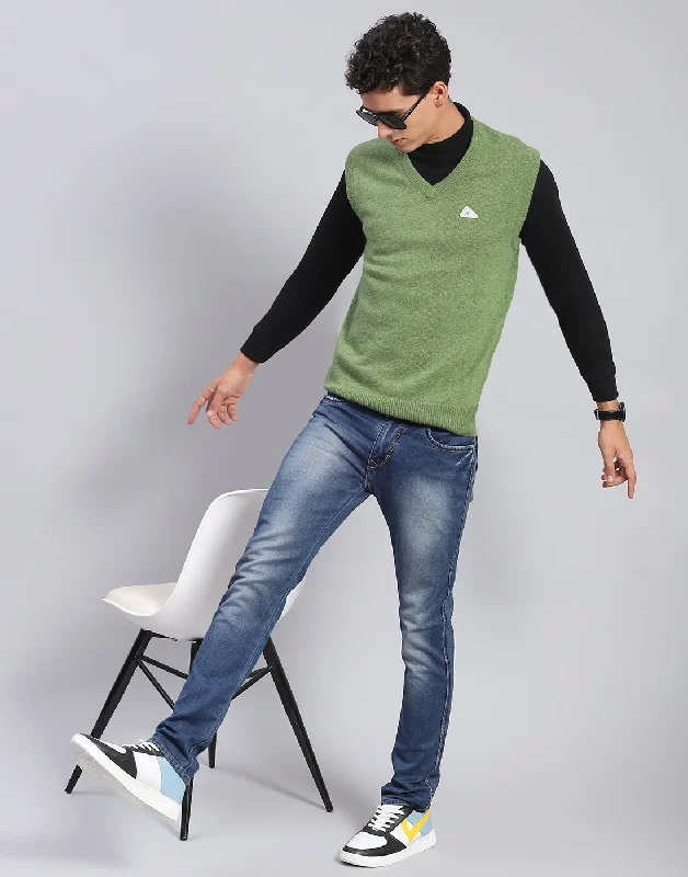 Men Green Solid V Neck Sleeveless Sweater