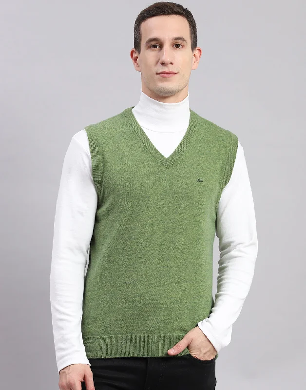 Men Green Solid V Neck Sleeveless Sweaters/Pullovers