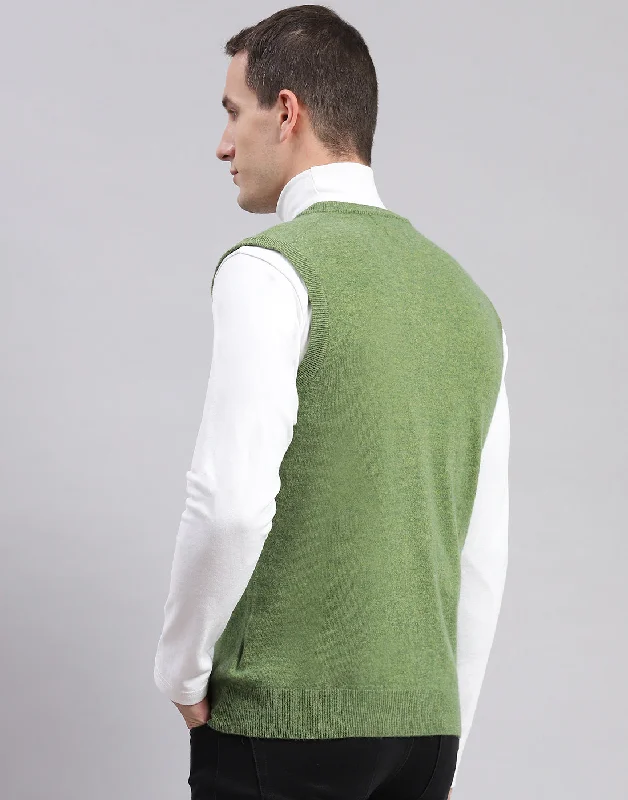 Men Green Solid V Neck Sleeveless Sweaters/Pullovers