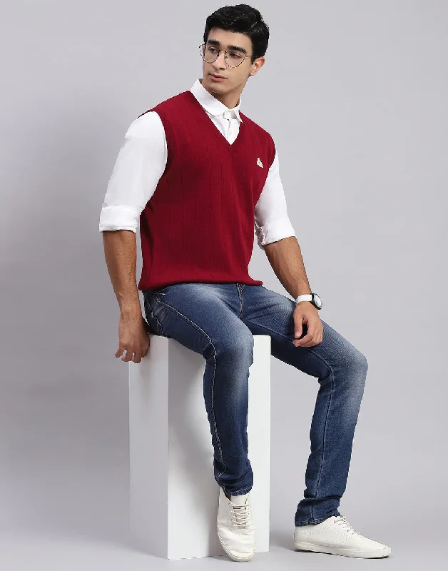 Men Maroon Solid V Neck Sleeveless Sweaters/Pullovers