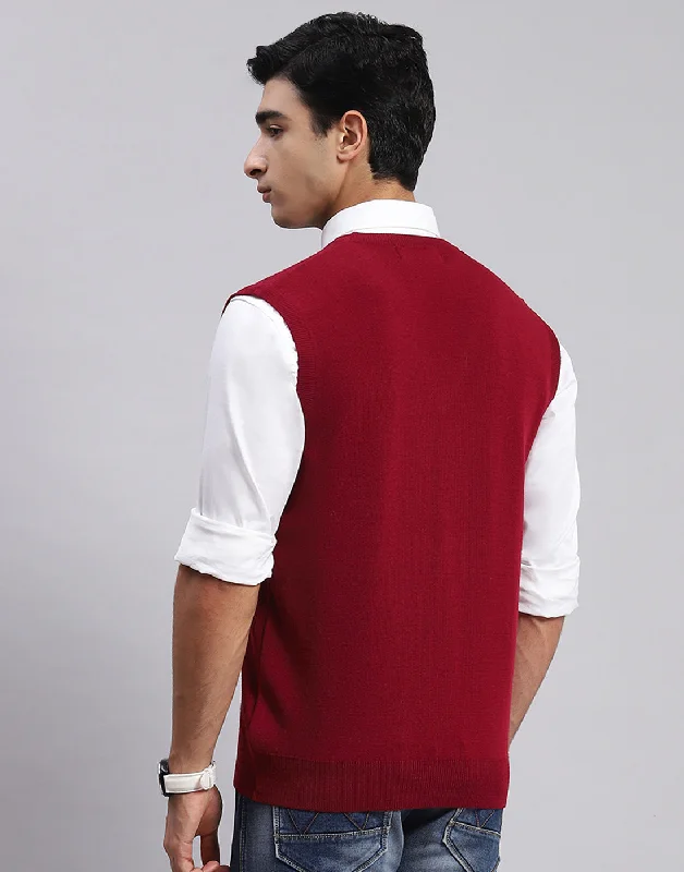 Men Maroon Solid V Neck Sleeveless Sweaters/Pullovers