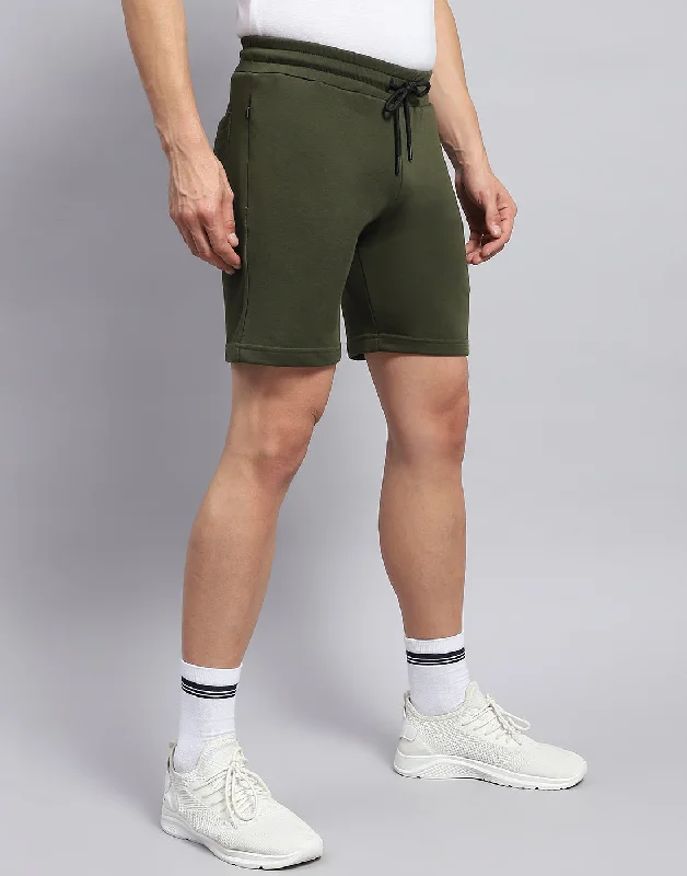 Men Olive Solid Smart Fit Short