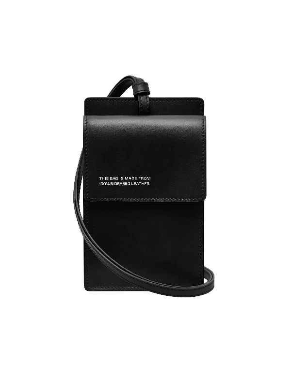 Biobased Passport Holder—black