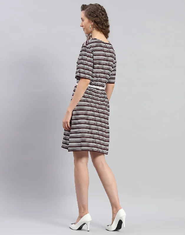 Women Maroon Stripe Round Neck 3/4 Sleeve Dress