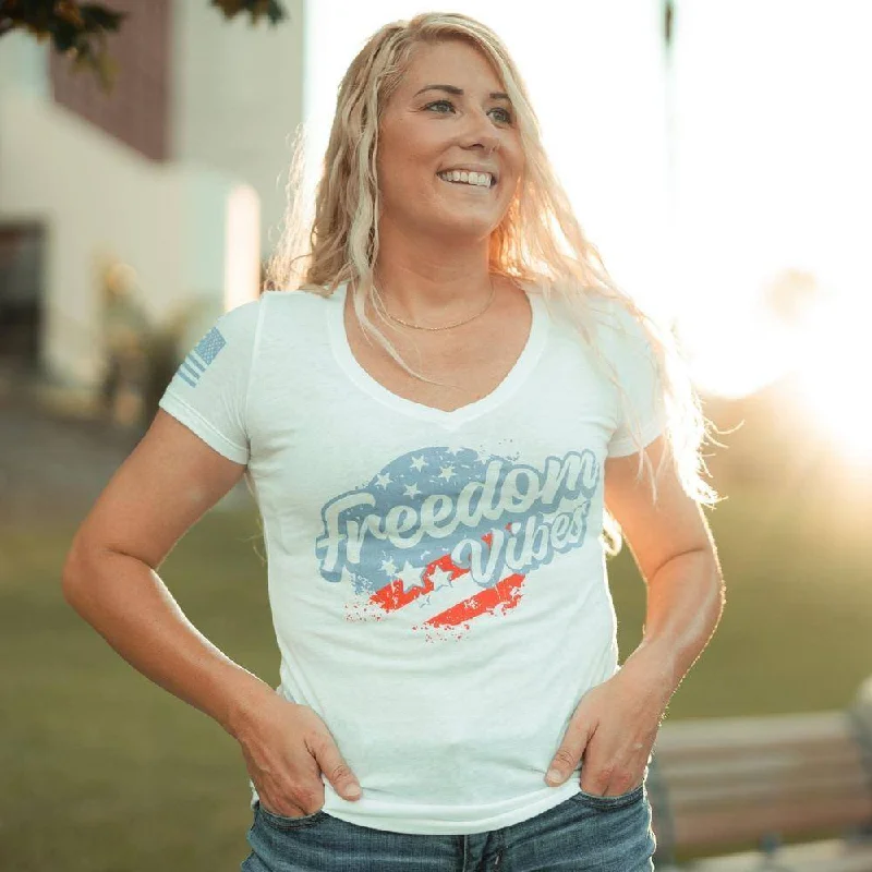 Women's Freedom Vibes V-Neck - White